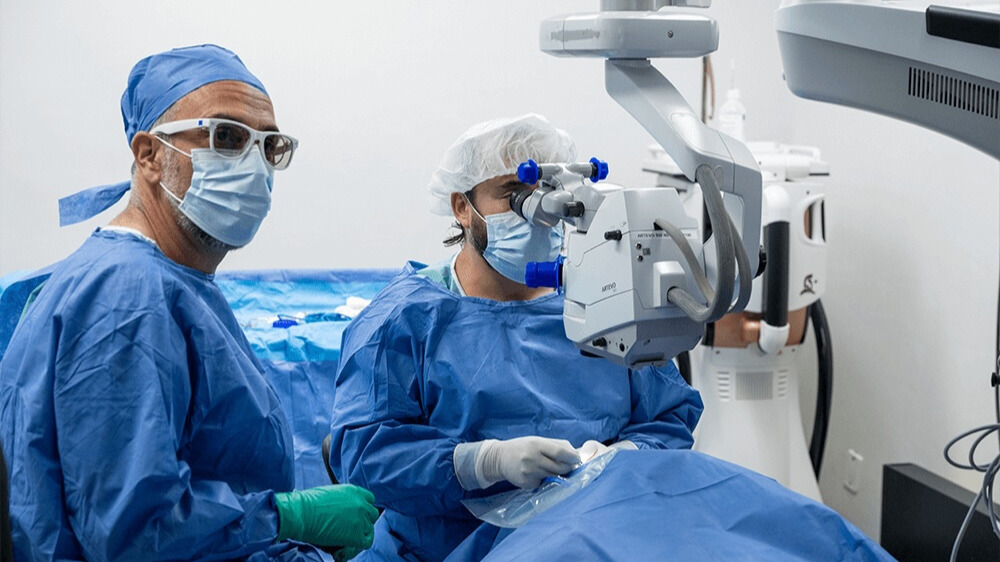 synthetic cornea procedure