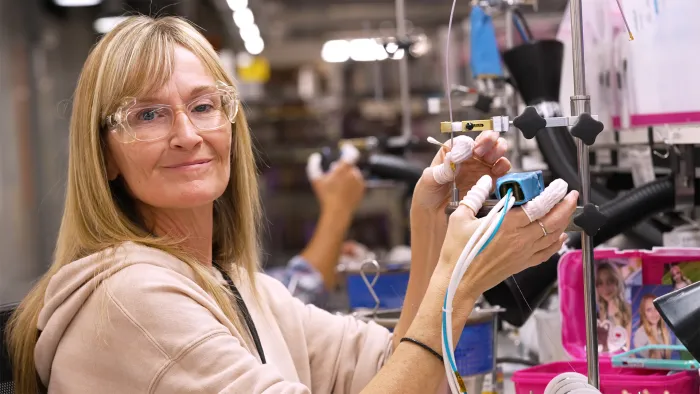 Gore associate in manufacturing setting